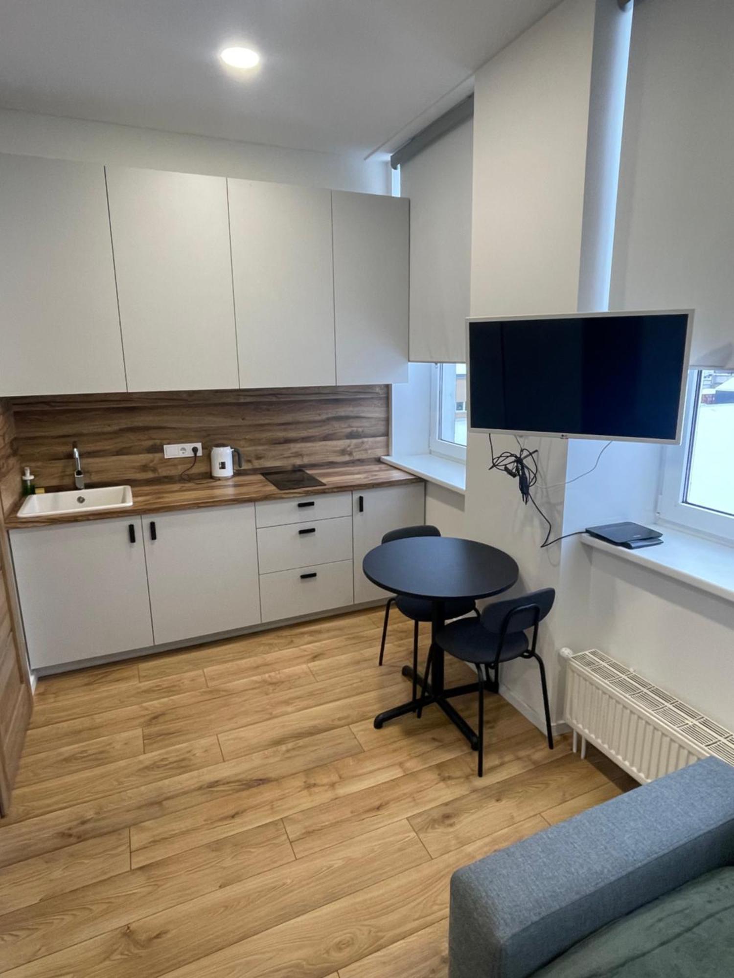 Airport Apartment 32 Self Check-In Free Parking VNO Exteriör bild